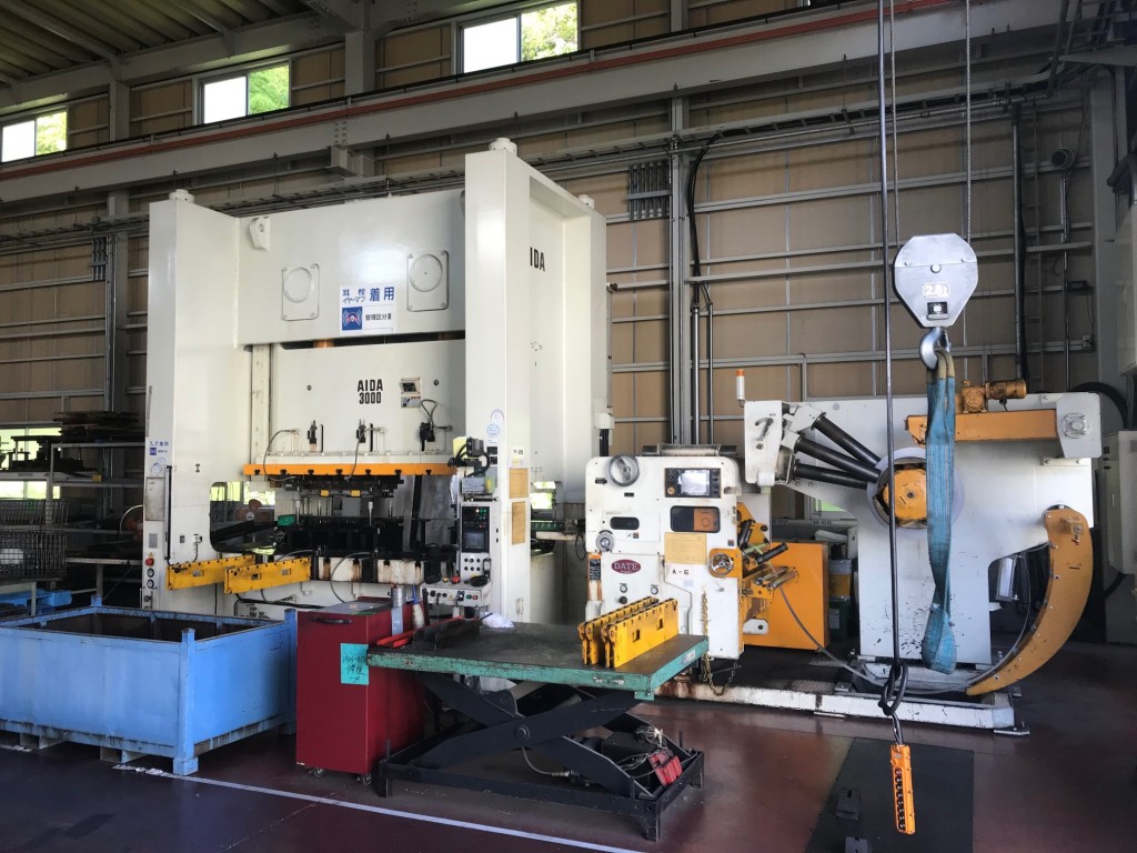 鈴鹿工場 第二工場にある300トンプレス ダイシン工業株式会社 オフィス家具 書庫 スライドキャビネット 医療用棚 家具 ツールケースの製造 Oem製品 鈴鹿工場 第二工場にある300トンプレス ダイシン工業株式会社 オフィス家具 書庫 スライドキャビネット 医療用棚 家具 ツールケースの製造 Oem製品
